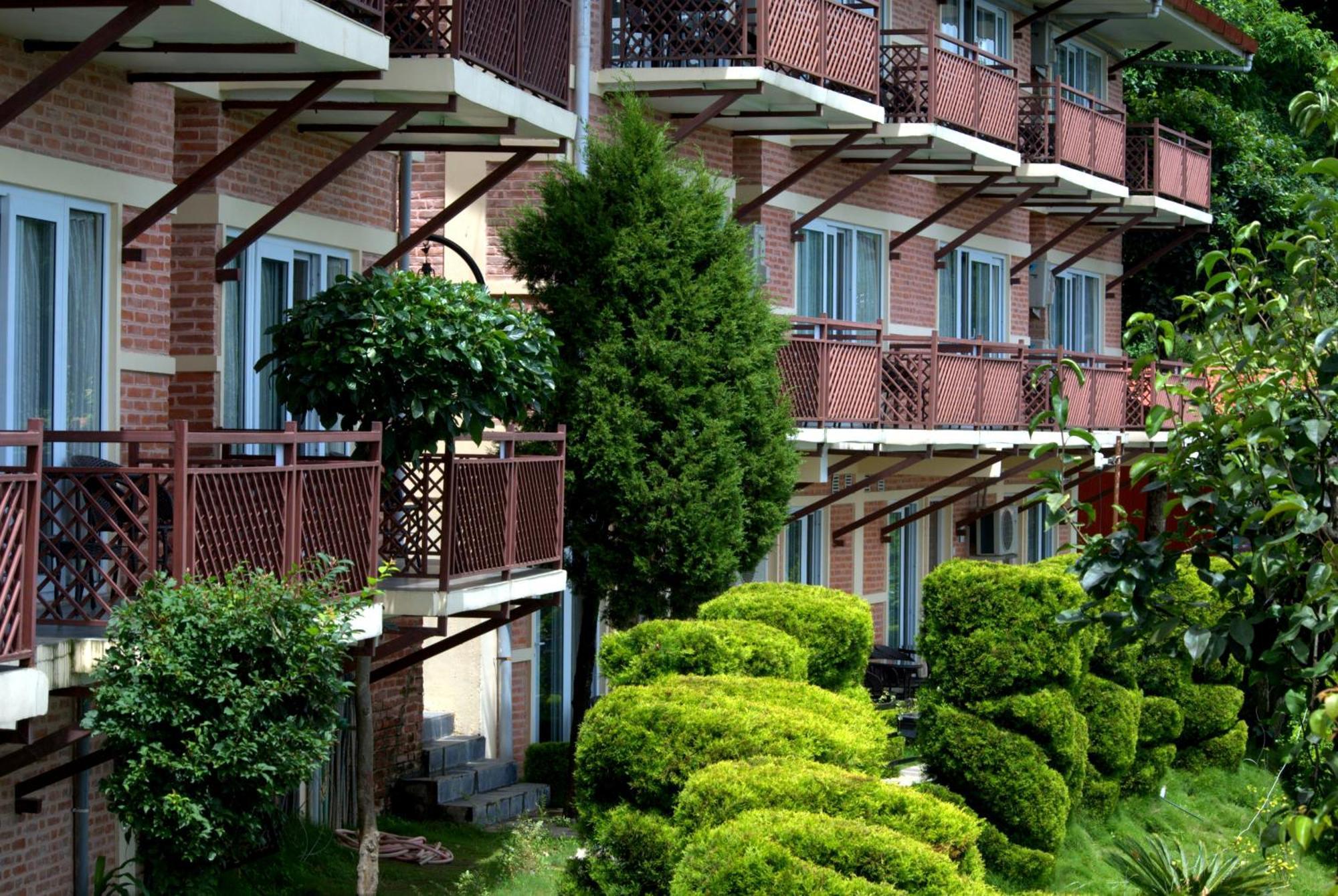 Himalaya Drishya Resort Дхуликхел Экстерьер фото